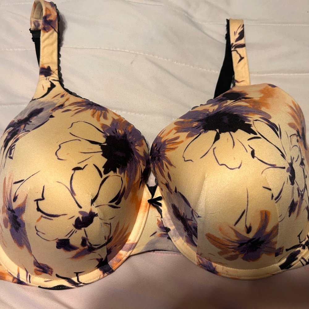 Cacique Floral Pattern 40DDD Underwire Bra